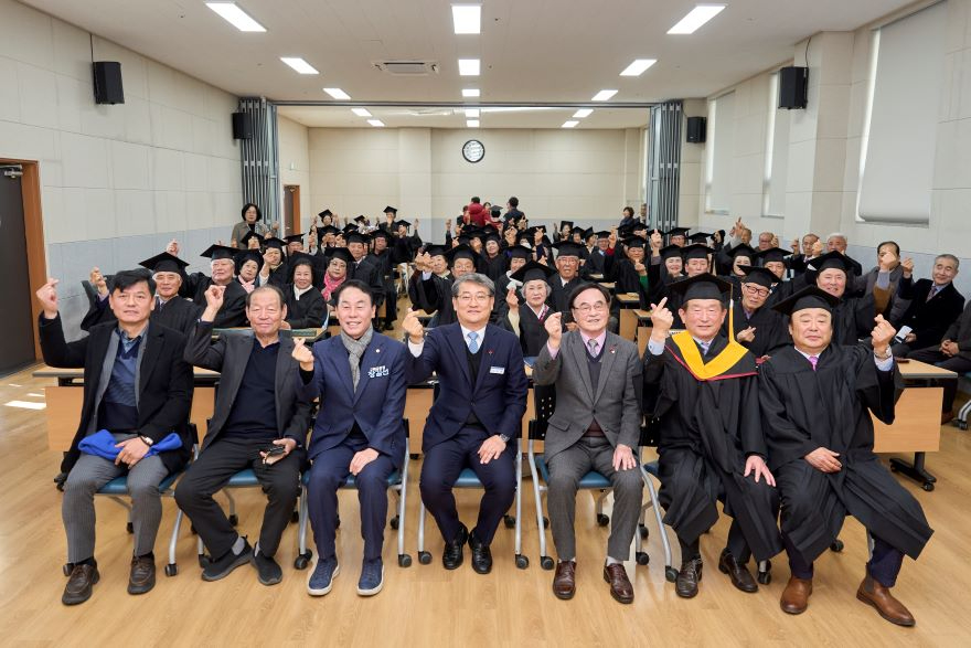 보도자료(20251205_구례군, (사)대한노인회 부설 노인대학 제44기 졸업식 개최) (2).jpg