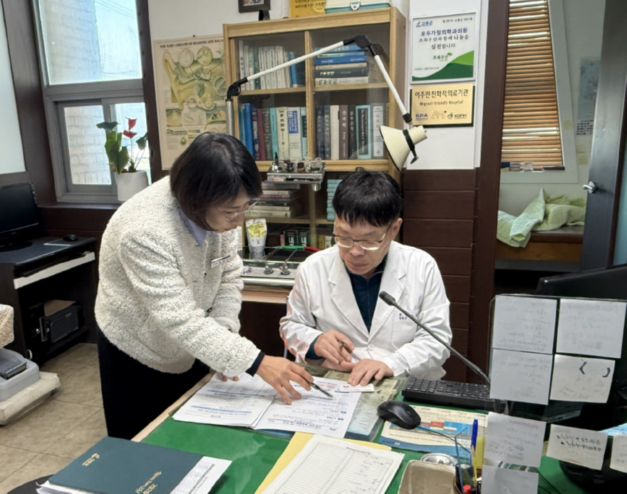 1. 고흥군, 살던 곳에서 돌봄받는 의료·요양 통합돌봄 추진 준비 (1) - 관내 의원 사업설명 및 홍보.jpg