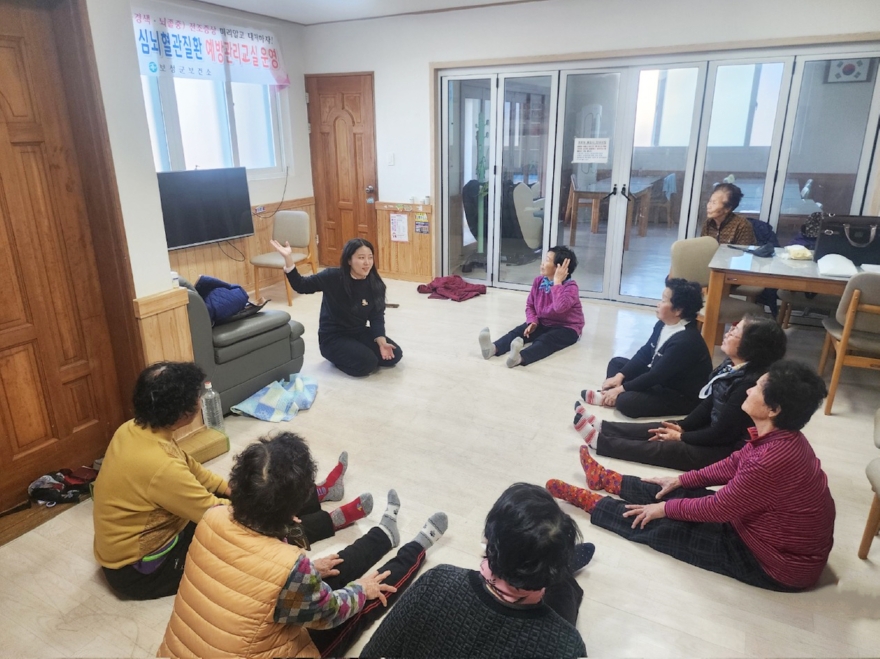 1. 보성군은 2월부터 오는 4월까지 보건진료소 권역 내 8개 경로당을 순회하며 ‘심뇌혈관질환 예방 관리 교실’을 운영할 예정이다.jpg